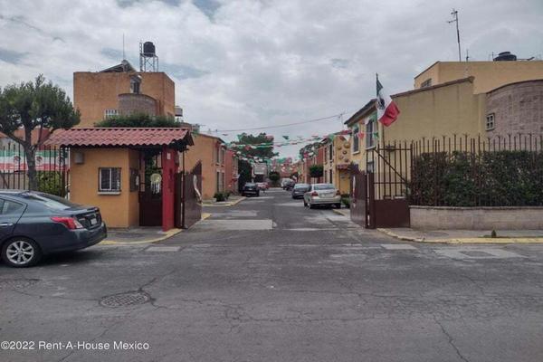 Foto de inmueble en calle campestris mz III #1, Col. Hacienda las Palmas I y II C.P. 56535, Ixtapaluca