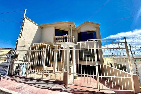Foto de inmueble en Calle Cedros, Col. Bosque de los Olivos C.P. 22818, Ensenada