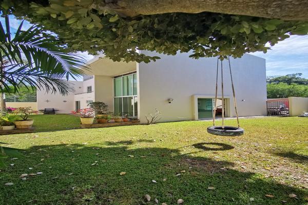 Foto de inmueble en Calle Ceiba, Col. Bucerías Centro C.P. 63732, Bahía de Banderas