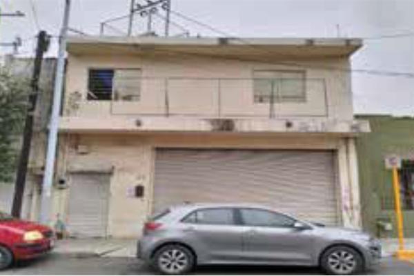 Foto de inmueble en calle, Col. Centro C.P. 64720, Monterrey