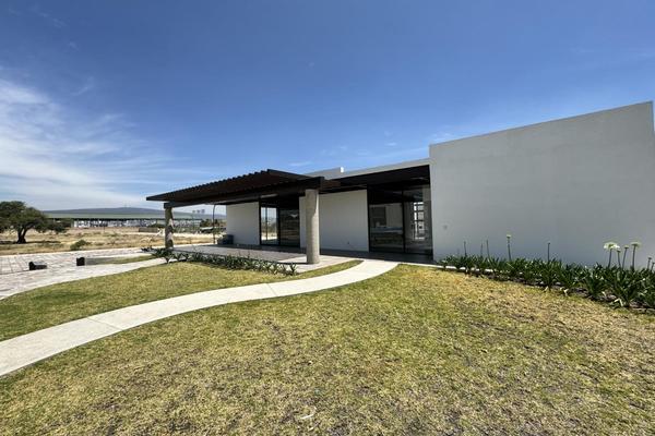 Foto de inmueble en Calle Concord / Carretera Camino a Comunidad El Pozo #251, Col. Fuentes Residencial C.P. 76137, Querétaro