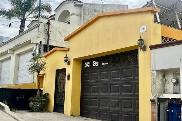 Foto de inmueble en Calle de las gardenias, Col. Lomas y Jardines de Valle Verde C.P. 22810, Ensenada