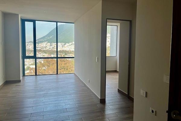 Foto de inmueble en calle, Col. El Encanto C.P. 64988, Monterrey