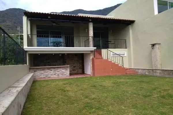Foto de inmueble en C el limon #240, Col. Puerta Pesada C.P. 45945, Chapala