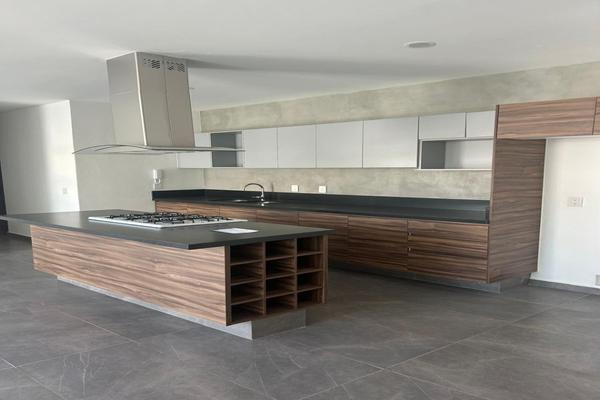 Foto de inmueble en calle Encinos, Col. Loma Bonita Ejidal C.P. 45085, Zapopan