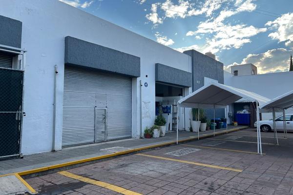 Foto de inmueble en Calle Federación #572, Col. San Juan de Dios C.P. 44360, Guadalajara