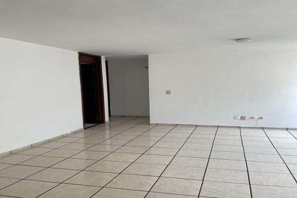 Foto de inmueble en Calle Gorrión #1130, Col. 8 de Julio C.P. 44910, Guadalajara