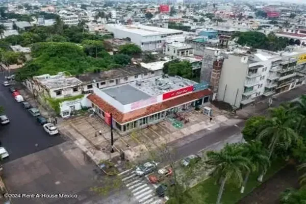 Foto de inmueble en Calle Iturbide #1, Col. Adolfo Ruiz Cortines C.P. 91770, Veracruz