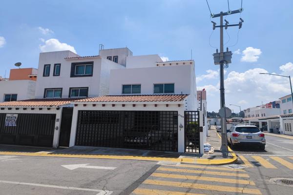 Foto de inmueble en Calle José Chávez Morado 2159, Colonia San Bartolomé Tlatelulco, C.P. 52160, Metepec, Estado de Méxi, Col. San Bartolomé Tlaltelulco C.P. 52160, Metepec