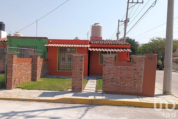 Foto de inmueble en Calle km 1.19 del entronque carretera estatal Chiconcoac Atlacholoaya #253, Col. Centro de Readaptación Social de Atlacholoaya C.P. 62793, Xochitepec
