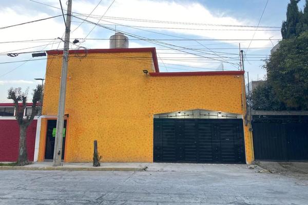 Foto de inmueble en C. Laguna de Cuyutlán, Col. Nueva Oxtotitlán C.P. 50100, Toluca