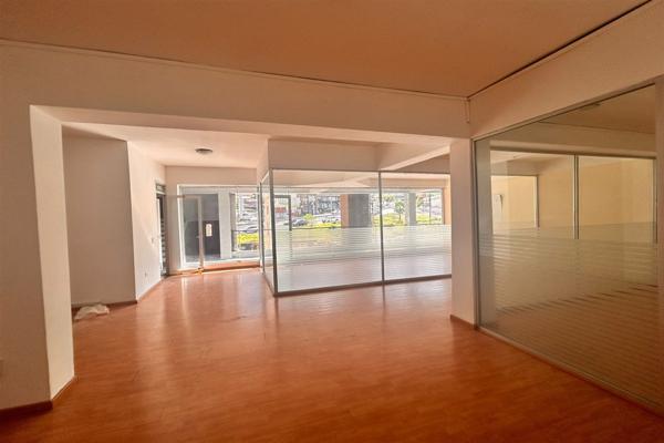 Foto de inmueble en calle, Col. Las Cumbres 1 Sector C.P. 64610, Monterrey