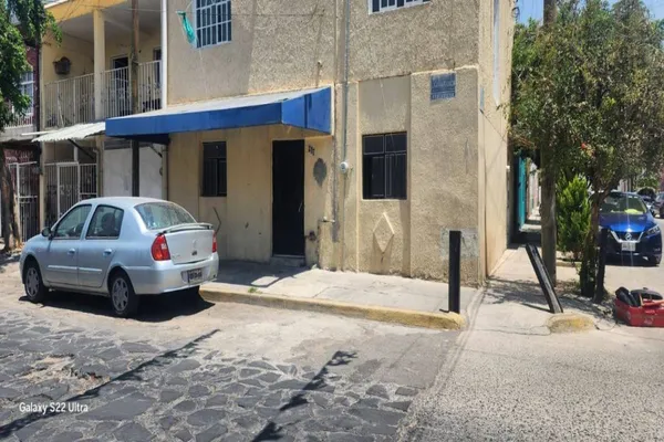 Foto de inmueble en Calle: Laura Apodaca 217 Colonia: Insurgentes 1a Secc. Municipio: Guadalajara Estado: Jalisco País: #217, Col. Insurgentes 1a Secc C.P. 44820, Guadalajara