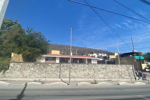 Foto de inmueble en Calle Lourdes, Col. Chapala Centro C.P. 45900, Chapala
