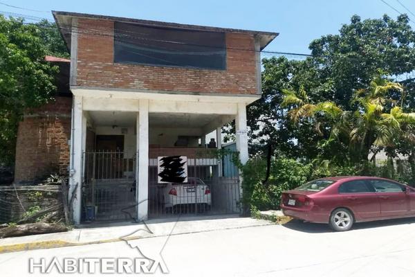 Foto de inmueble en CALLE LUCIO BLANCO #24 COL. ANAHUAC, Col. Anáhuac C.P. 92830, Tuxpan