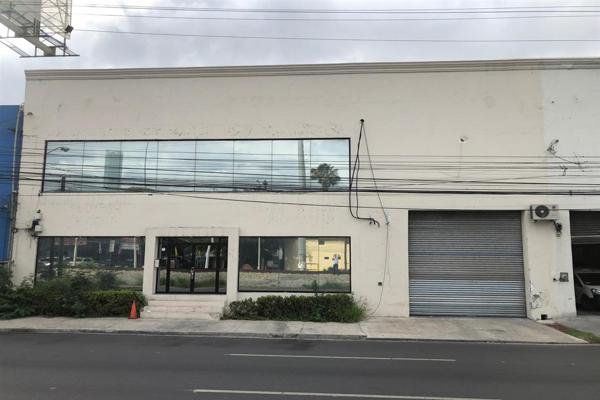 Foto de inmueble en calle, Col. Mitras Sur C.P. 64020, Monterrey