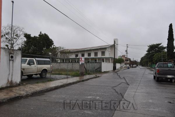 Foto de inmueble en CALLE NEGRETE, COL. SANTIAGO DE LA PEÑA, Col. Santiago de La Peña C.P. 92770, Tuxpan