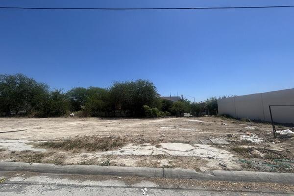 Foto de inmueble en C.Padre Leopoldo, Col. Las Palmas C.P. 66610, Apodaca