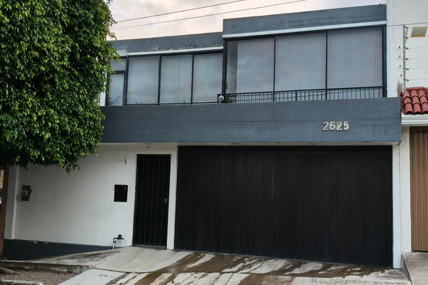 Foto de inmueble en Calle Para, Col. Colomos Providencia C.P. 44660, Guadalajara