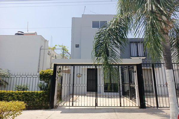 Foto de inmueble en C. Paseo de los Encinos Norte, Col. Villas de Zapopan C.P. 45130, Zapopan