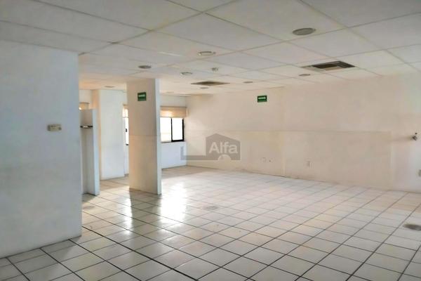 Foto de inmueble en Calle Privada Ignacio Zaragoza #16, Col. El Prado C.P. 76030, Querétaro