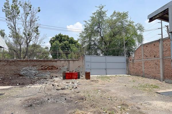 Foto de inmueble en Calle Santa Cruz del Valle #23, Col. Juan de La Barrera C.P. 45618, San Pedro Tlaquepaque