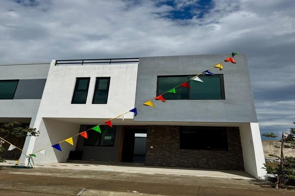 Foto de inmueble en C. Talavera Pte, Col. Real de Valdepeñas C.P. 45130, Zapopan