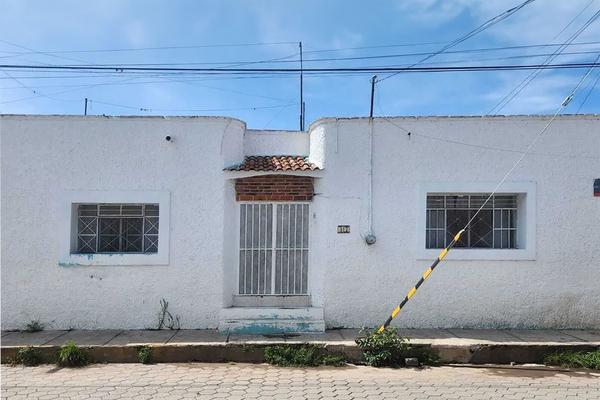 Foto de inmueble en Calle Vicente Trigo, Col. Santa Cruz de las Flores C.P. 45640, Tlajomulco de Zúñiga