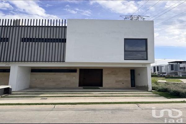 Foto de inmueble en Calle Vielha #212, Col. Los Cajetes C.P. 45609, San Pedro Tlaquepaque