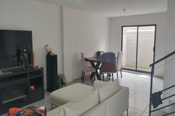 Foto de inmueble en Calle Villa #3,  Fracc. Andalucía Residencial, 43825, Tizayuca, Hgo., Col. Andalucía Residencial C.P. 43825, Tizayuca