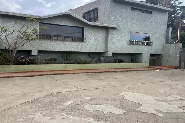 Foto de inmueble en Callejón johnson y calle 2 de abril #2230Y 2224, Col. Hidalgo C.P. 22056, Tijuana
