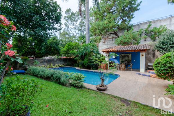 Foto de inmueble en calzada de los estrada #610, Col. Vista Hermosa C.P. 62290, Cuernavaca