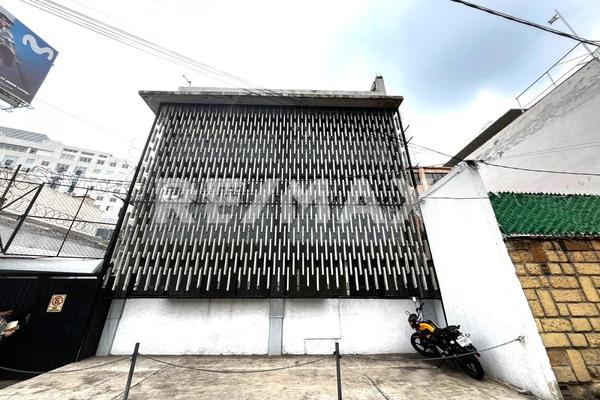 Foto de inmueble en CALZADA DE TLALPAN, Col. Xotepingo C.P. 04610, Coyoacán
