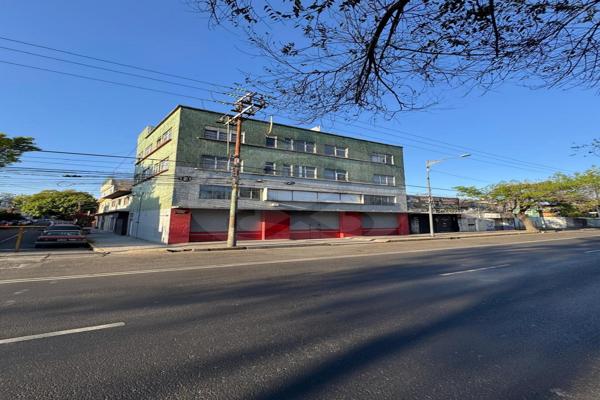Foto de inmueble en Calzada Ignacio Zaragoza, Col. Juan Escutia C.P. 09100, Iztapalapa