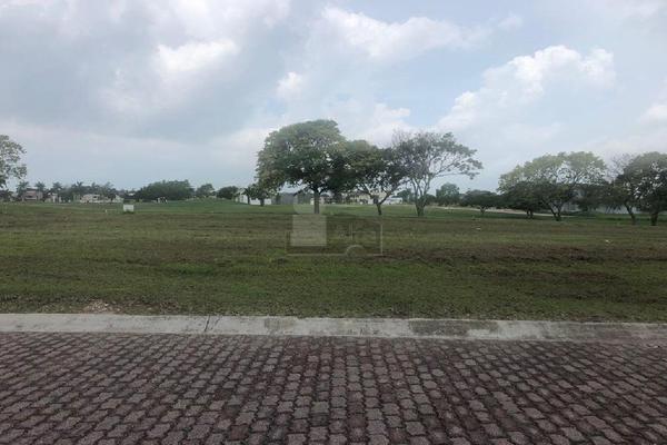 Foto de inmueble en Calzada Laguna de Champayan Sur #38, Col. Residencial Lagunas de Miralta C.P. 89605, Altamira