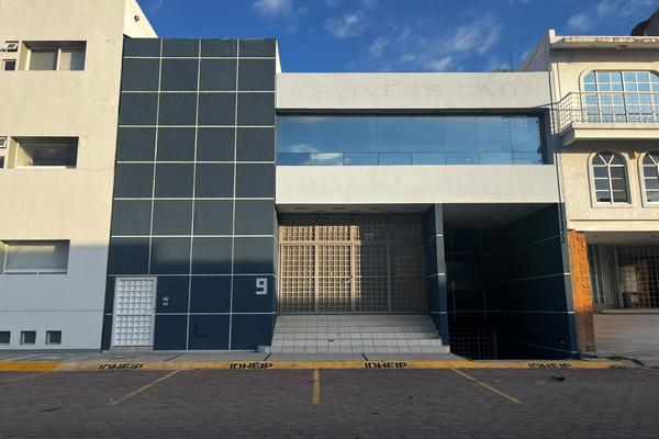 Foto de inmueble en Calzada Rufino Tamayo, Col. Pueblo Nuevo C.P. 76900, Corregidora
