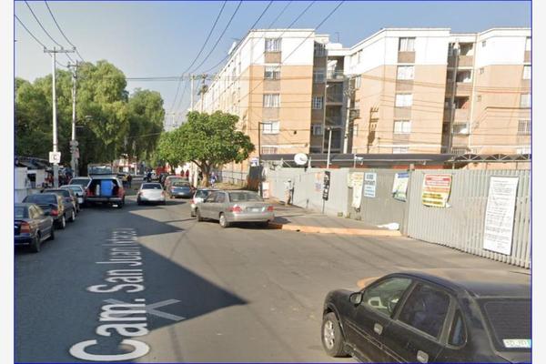 Foto de inmueble en Calz. Vallejo #1268, Col. Santa Rosa C.P. 07620, Gustavo A. Madero