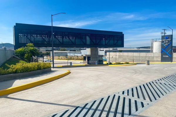Foto de inmueble en Camino a San Isidro Mazatepec, Col. Santa Cruz de las Flores C.P. 45640, Tlajomulco de Zúñiga