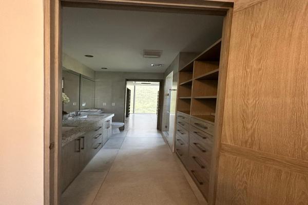 Foto de inmueble en camino al mirador, Col. Del Paseo Residencial C.P. 64920, Monterrey