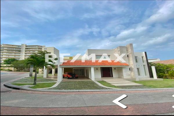 Foto de inmueble en Camino de las Hojas, Col. Los Almendros C.P. 89330, Tampico