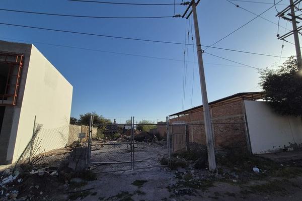 Foto de inmueble en Canuto ibarra guerrero, Col. Los Mochis (Los Mochis) C.P. 81369, Ahome