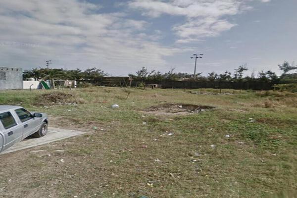 Foto de inmueble en Carlos Gomez #602 entre Juventino Rosas y Lázaro Cárdenas, Col. Petroquímica C.P. 96519, Coatzacoalcos