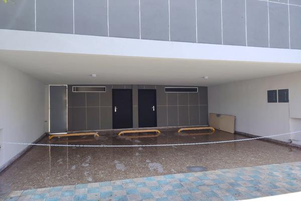 Foto de inmueble en CARLOS SALAZAR, Col. Monterrey Centro C.P. 64000, Monterrey