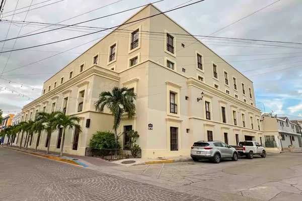 Foto de inmueble en Carnaval #200, Col. Centro C.P. 82000, Mazatlán