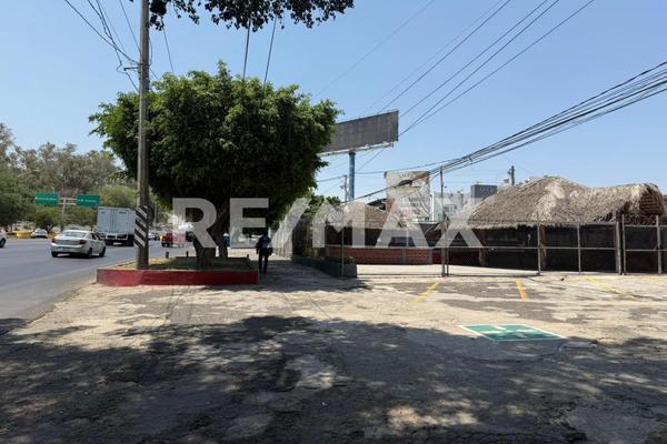 Foto de inmueble en Carretera a Chapala, Col. El Tapatío C.P. 45588, San Pedro Tlaquepaque