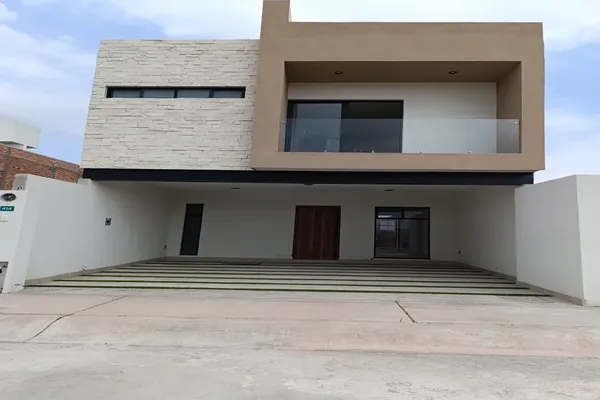 Foto de inmueble en Carretera a rio verde #110, Col. Los Gómez C.P. 78438, Soledad de Graciano Sánchez