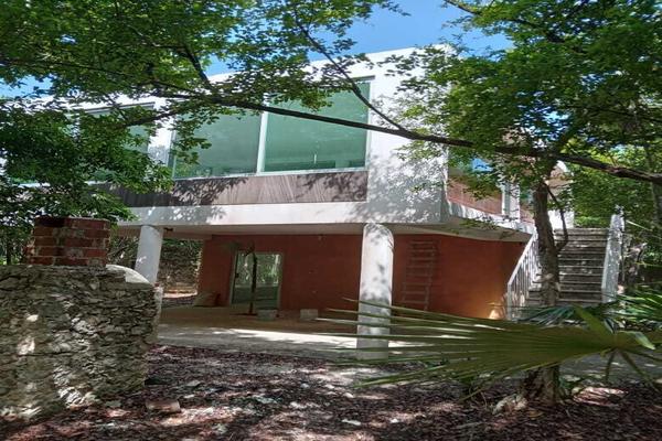 Foto de inmueble en Carr. Cancún-Tulum, Col. Tulum Centro C.P. 77760, Tulum