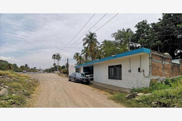 Foto de inmueble en Carretera Colima Guadalajara, Col. Las Bugambilias C.P. 28090, Colima