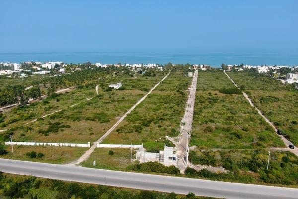 Foto de inmueble en carretera costera, Col. Chicxulub Puerto C.P. 97330, Progreso