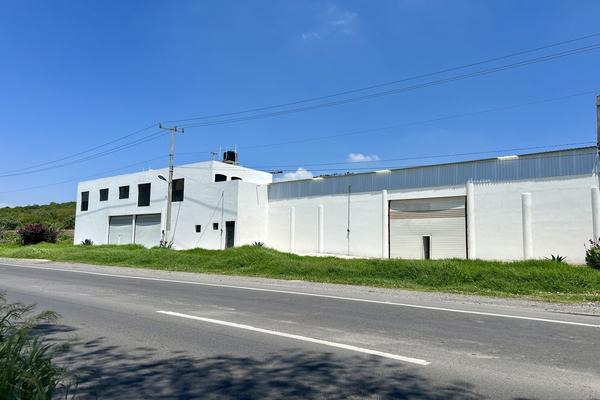 Foto de inmueble en Carretera Gualajara - tepic, Col. La Venta Del Astillero C.P. 45221, Zapopan